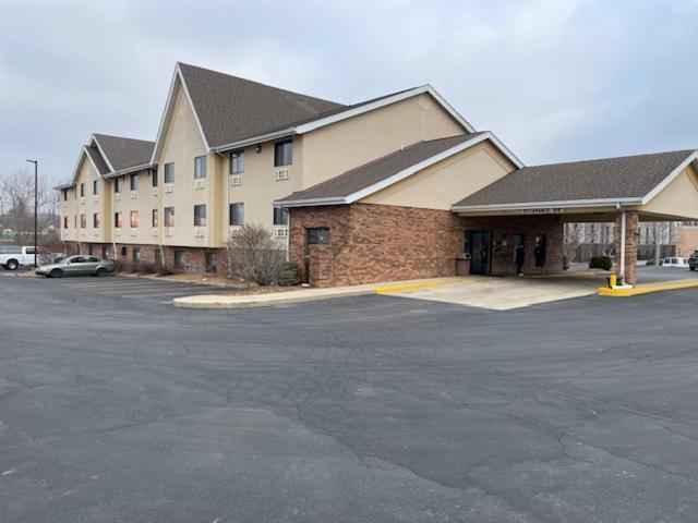 Super 8 By Wyndham Alton Motel Exterior photo